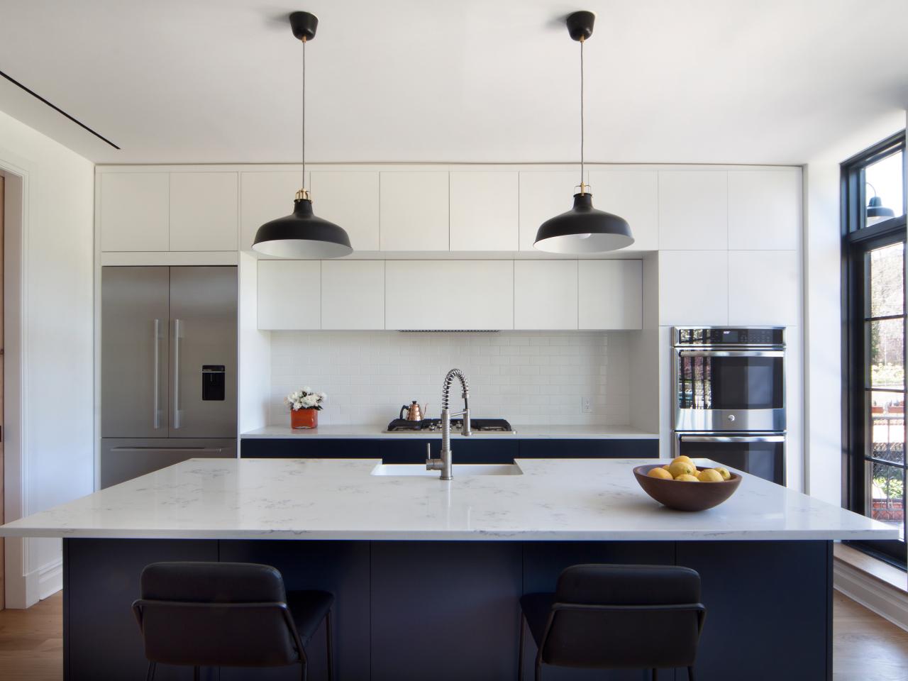Black White Modern Kitchen Black Pendants